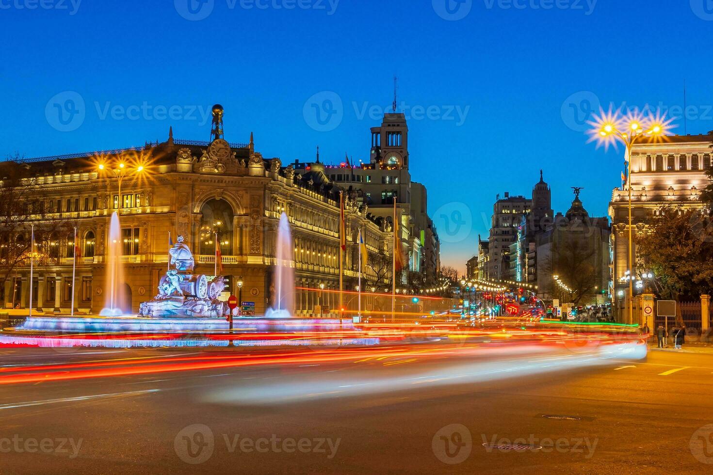 spaniens metropol på solnedgång, som visar de madrid horisont foto