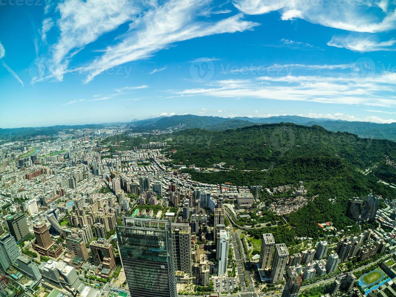 Flygfoto över Taipei i Taiwan foto