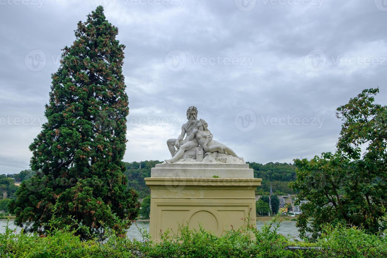 skulptur far Rhen och mor Mosel i Koblenz Tyskland foto