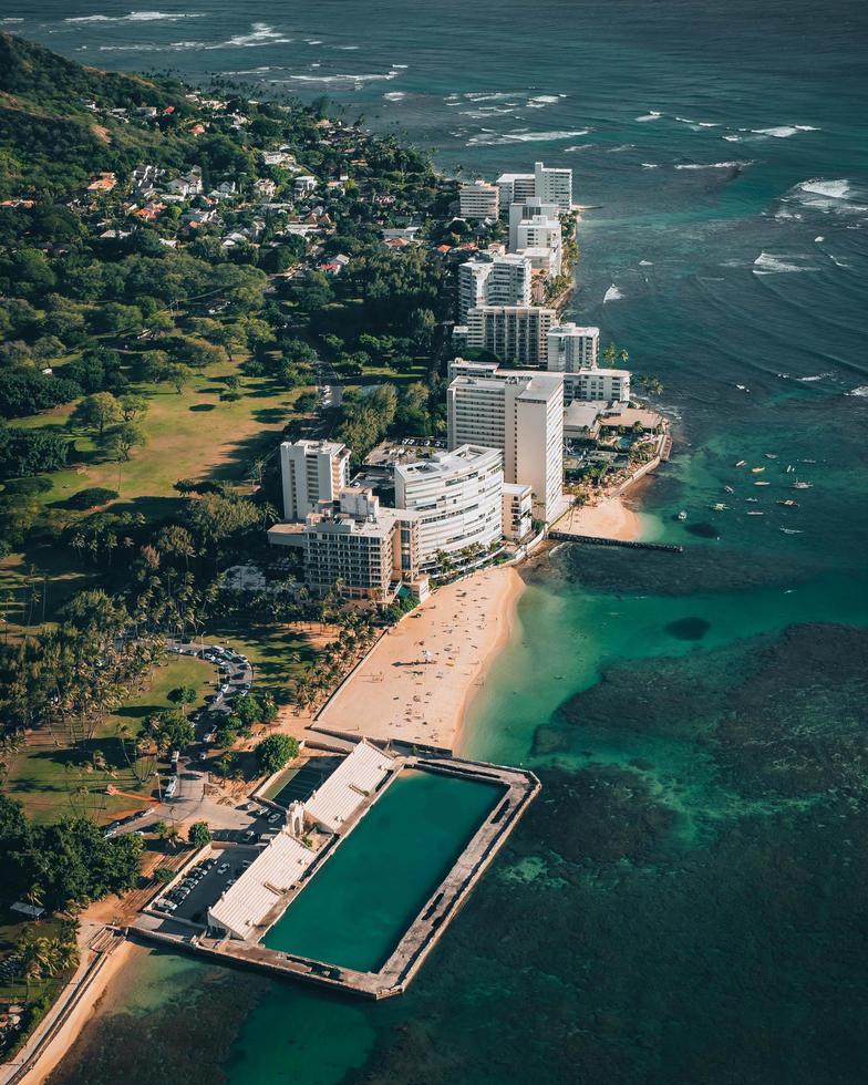 helikopter flygfoto över waikiki, honolulu, oahu, hawaii foto