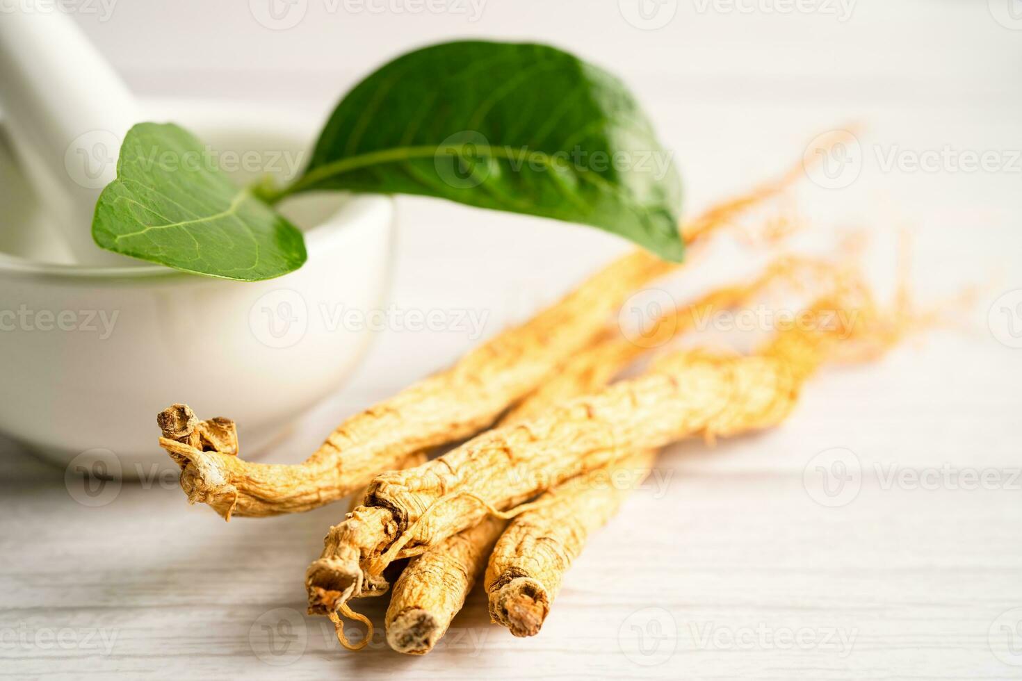 ginseng, torkad grönsaksört. hälsosam mat känd exportmat i korealand. foto