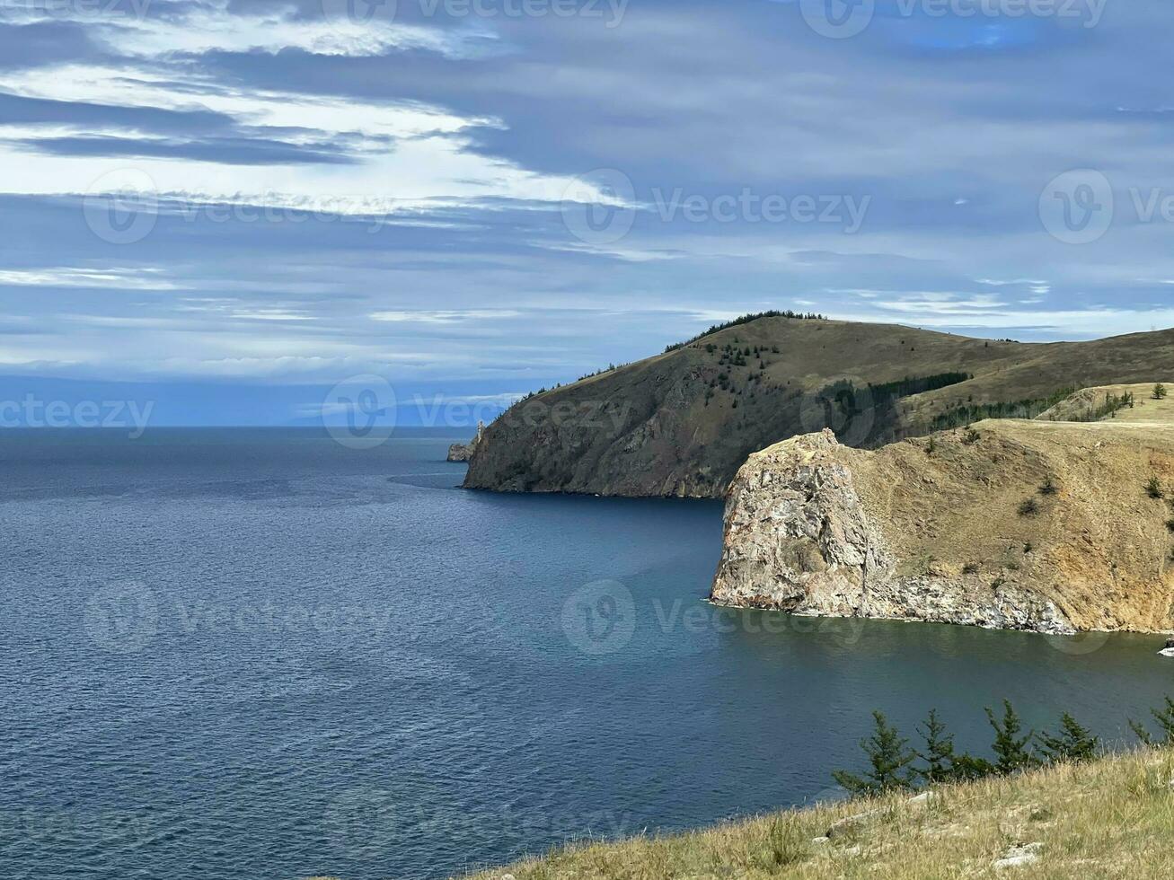 skön se av sjö baikal, ryssland foto