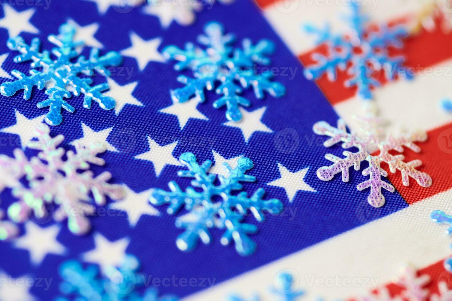 snöflingor på USA flagga foto