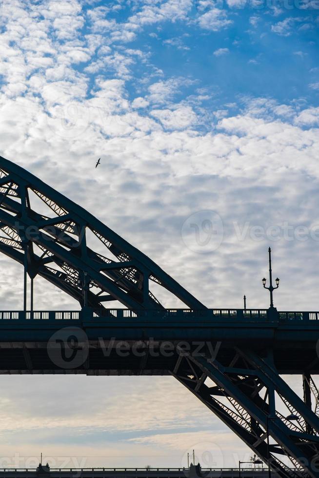 tyne och höga broar i Newcastle, England foto