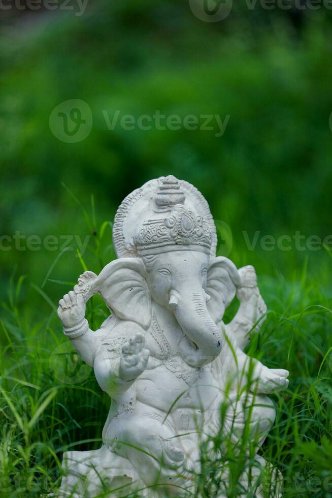 indisk herre ganesha staty, idoler av herre ganesh för kommande ganapati festival i Indien. foto