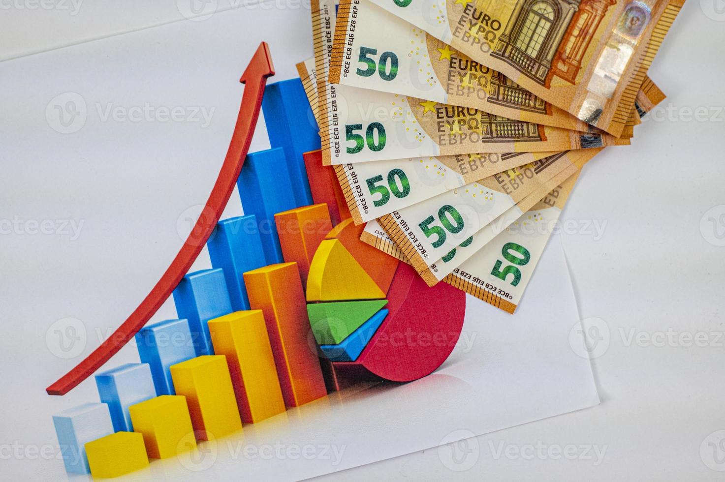 statistikdiagram med 50 eurosedlar foto