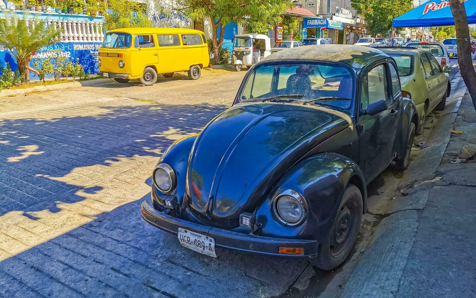 puerto escondido oaxaca mexico 2023 färgrik stämd gammal klassisk årgång bil bilar puerto escondido Mexiko. foto