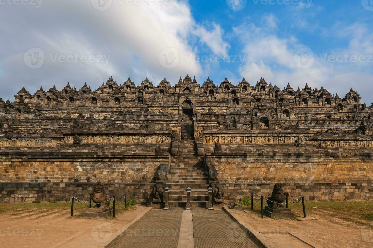 borobudur eller barabudur, en mahayana buddist tempel i magelang regentskap, java, indonesien foto