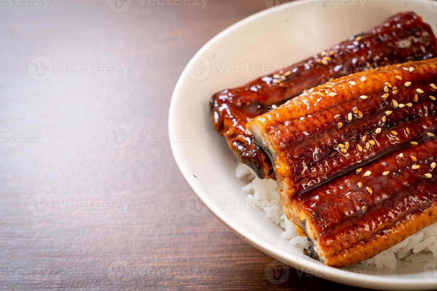 japansk ål grillad med risskål eller unagi don foto