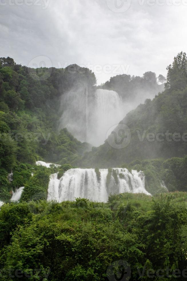 marmore vattenfall det högsta i Europa foto