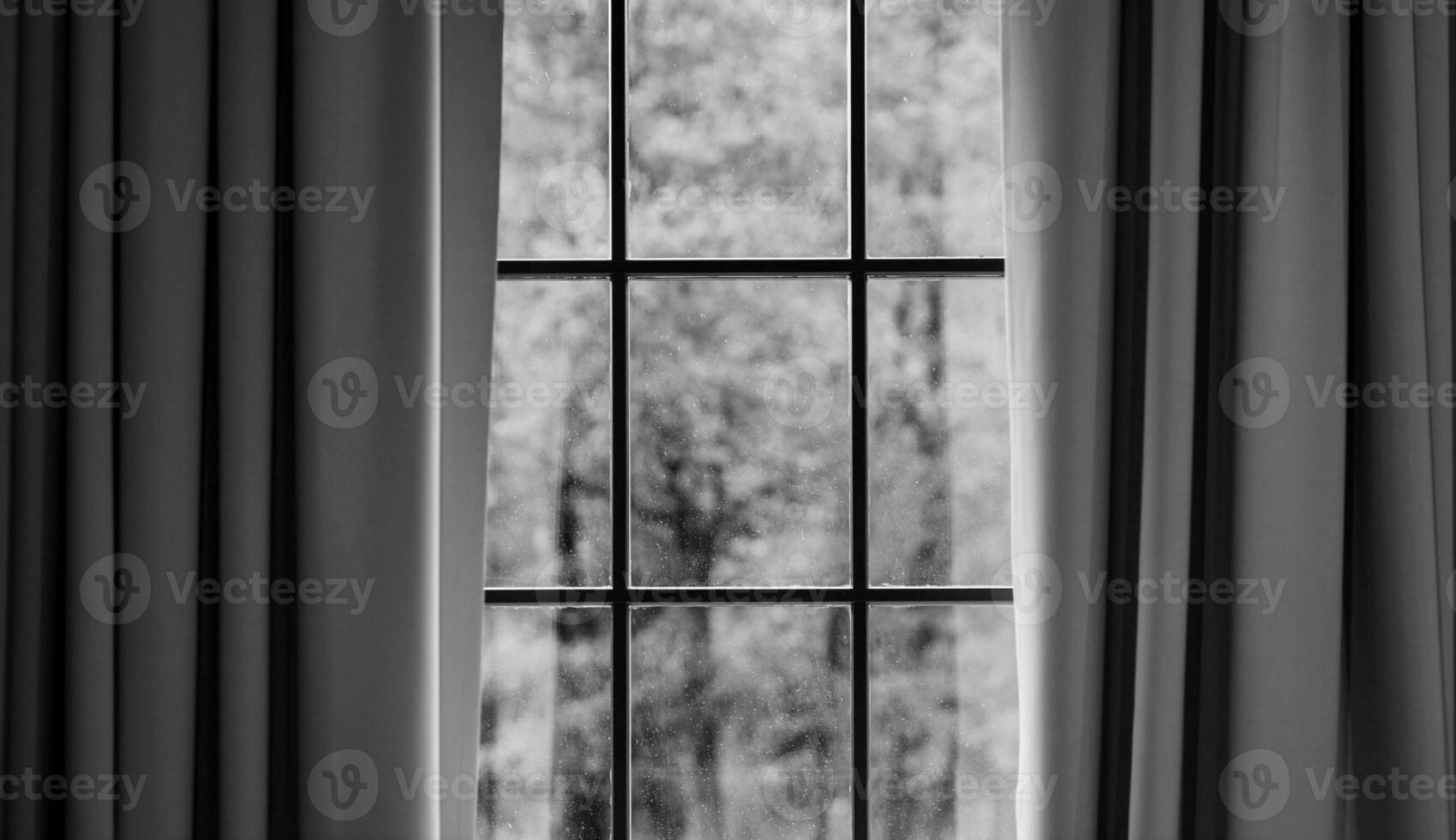 årgång fönster inomhus- foto