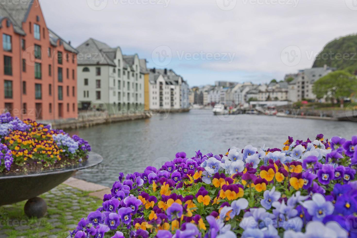 utsikt över Ålesund i Norge foto