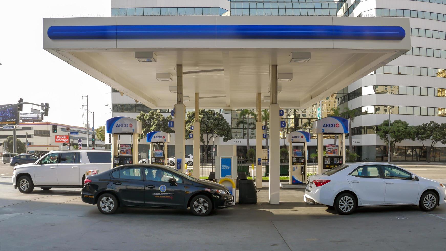 självbetjäning bensinpump i Los Angeles foto