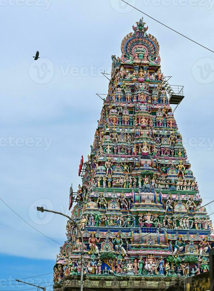 de inkörsport torn av kapaleeshwarar tempel foto