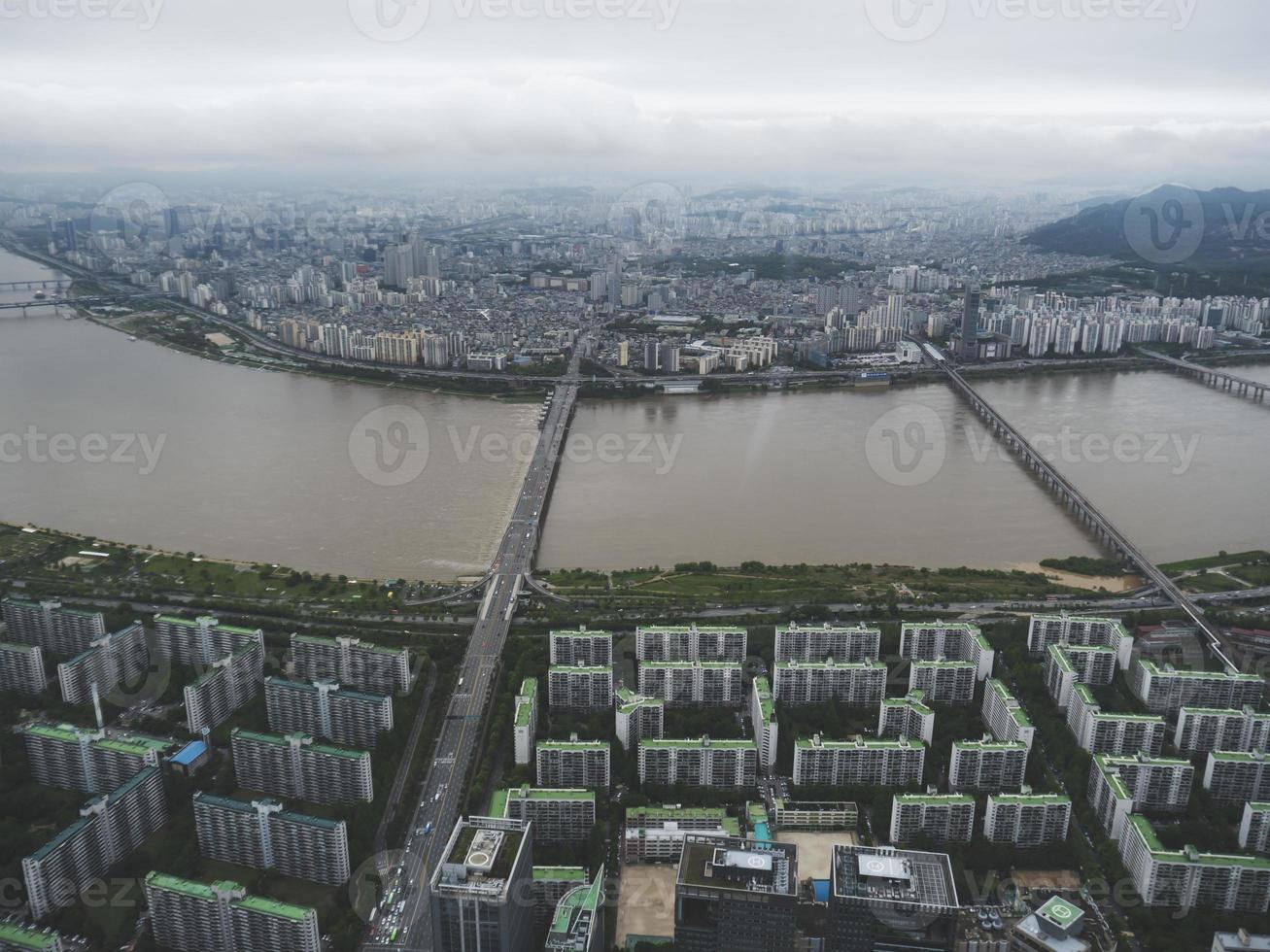 den vackra utsikten till Seoul och Han-Gang-floden från luften. Sydkorea foto