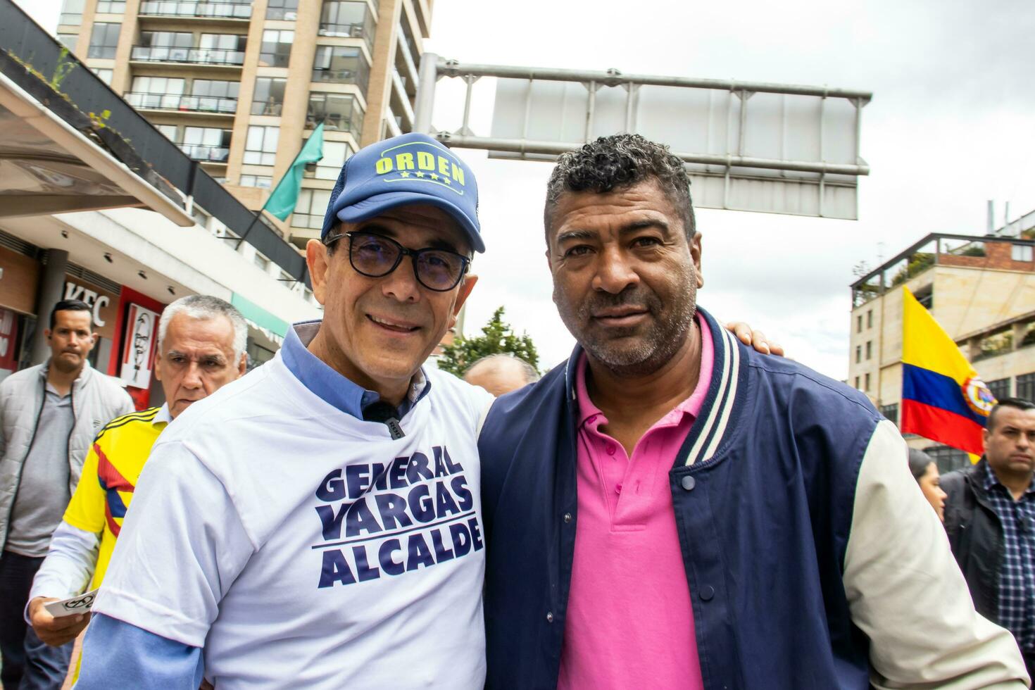 Bogota, colombia, 16 augusti 2023. allmän jorge luis vargas på de Mars be för gustavo petro anklagelse. fredlig protest. la marcha de la mayoria. foto