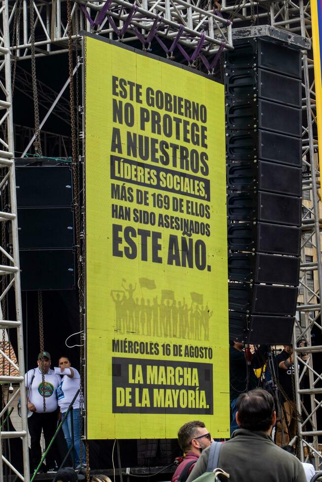 Bogota, colombia, 16 augusti 2023. Mars be för gustavo petro anklagelse. fredlig protest Mars i bogota colombia mot de regering av gustavo petro kallad la marcha de la mayoria. foto