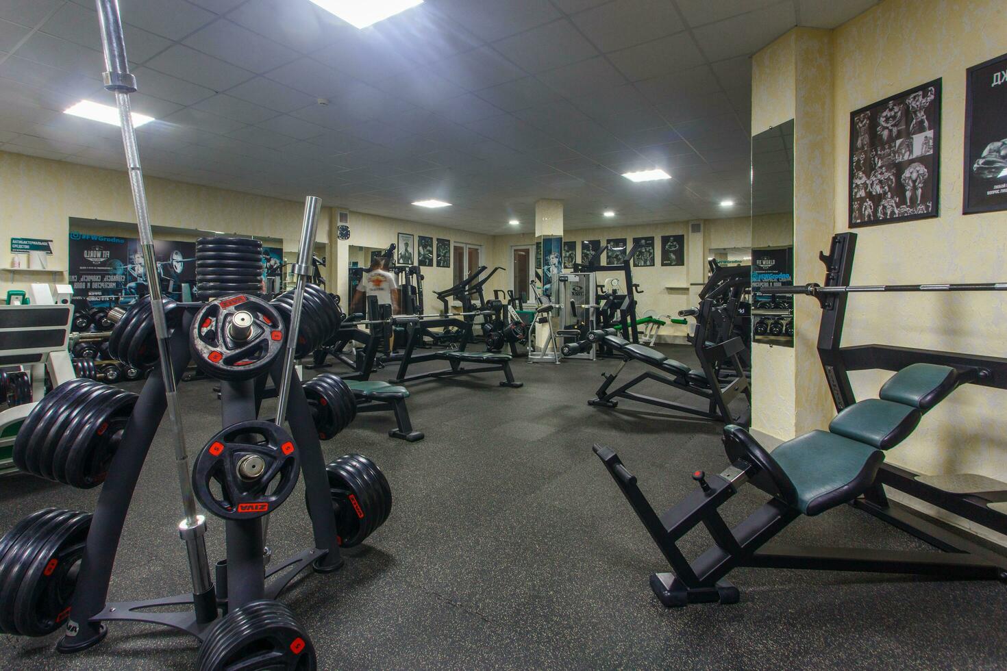 grodno, Vitryssland - januari 04, 2018 interiör av de kondition klubb fitworld med kondition Utrustning foto