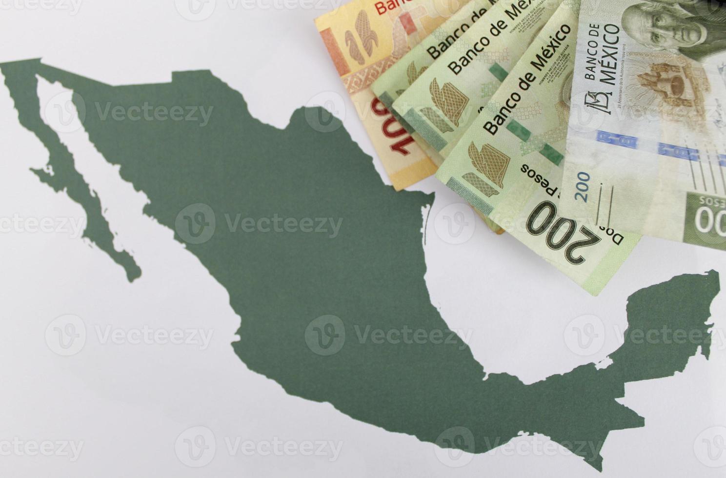 fotografering för ekonomi och finans teman med mexikanska pengar foto