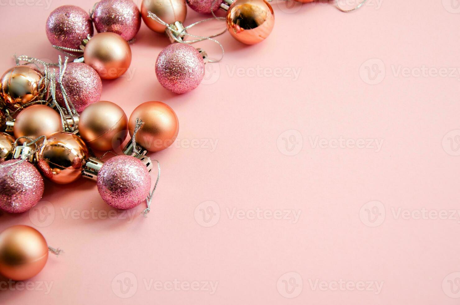 jul bollar för jul träd dekorationer. jul bakgrund för vykort foto