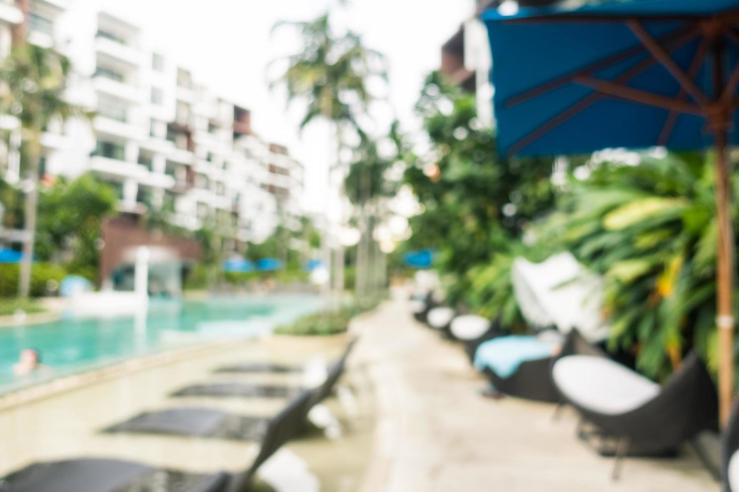 abstrakt suddighet och defokuserad pool i hotell och semesterort foto