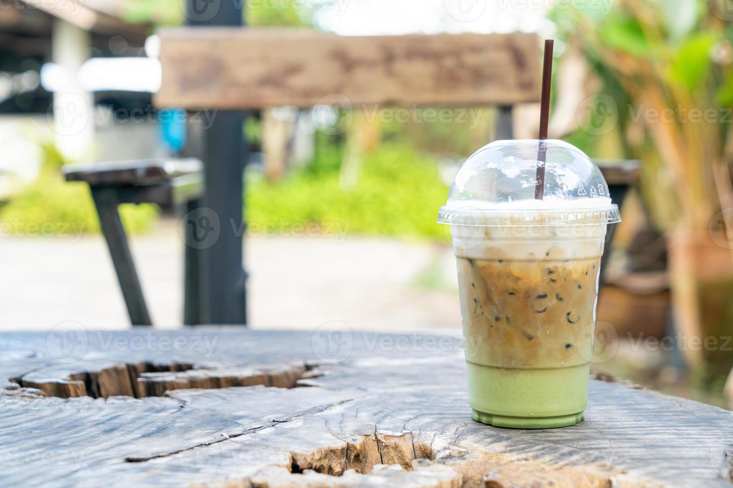 espressokaffe med matcha-grönt te-glas foto