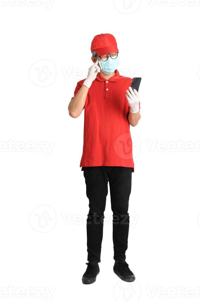 asiatisk budbärare med mask foto