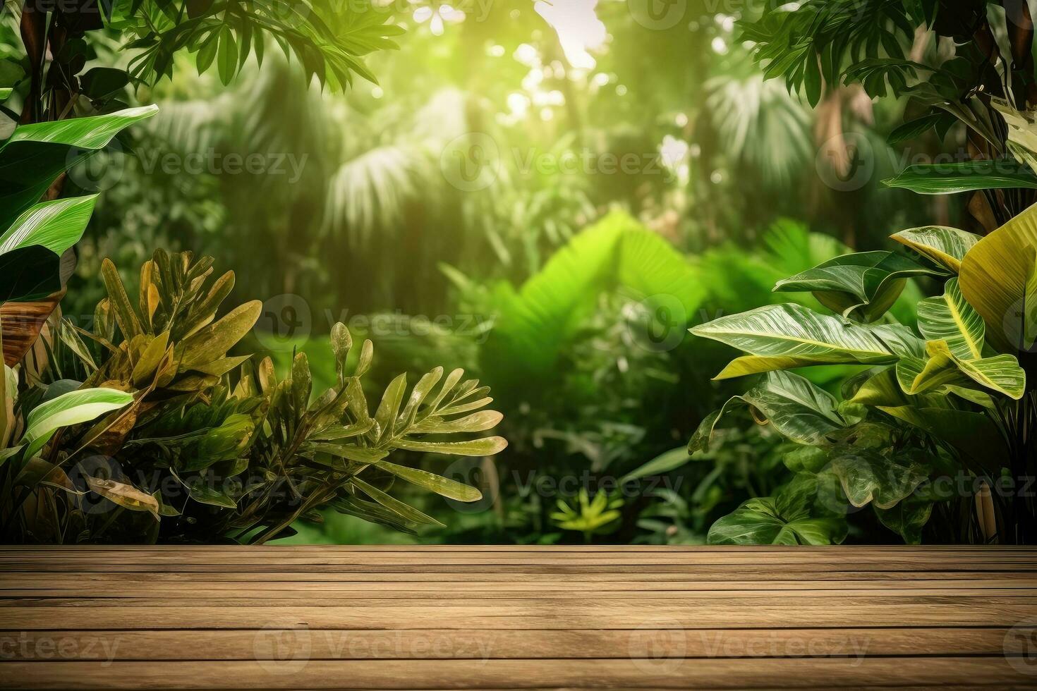 en trä- plattform med en stor lummig grön bakgrund foto