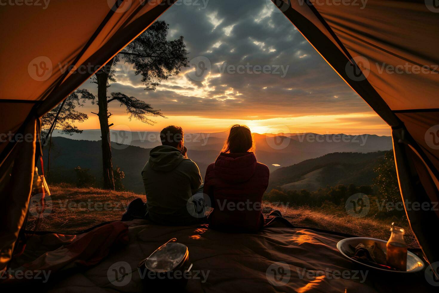 en ung par av vandrare Sammanträde och njuter skön se tillsammans på solnedgång eller soluppgång. camping, resa, Semester begrepp. ai generativ foto