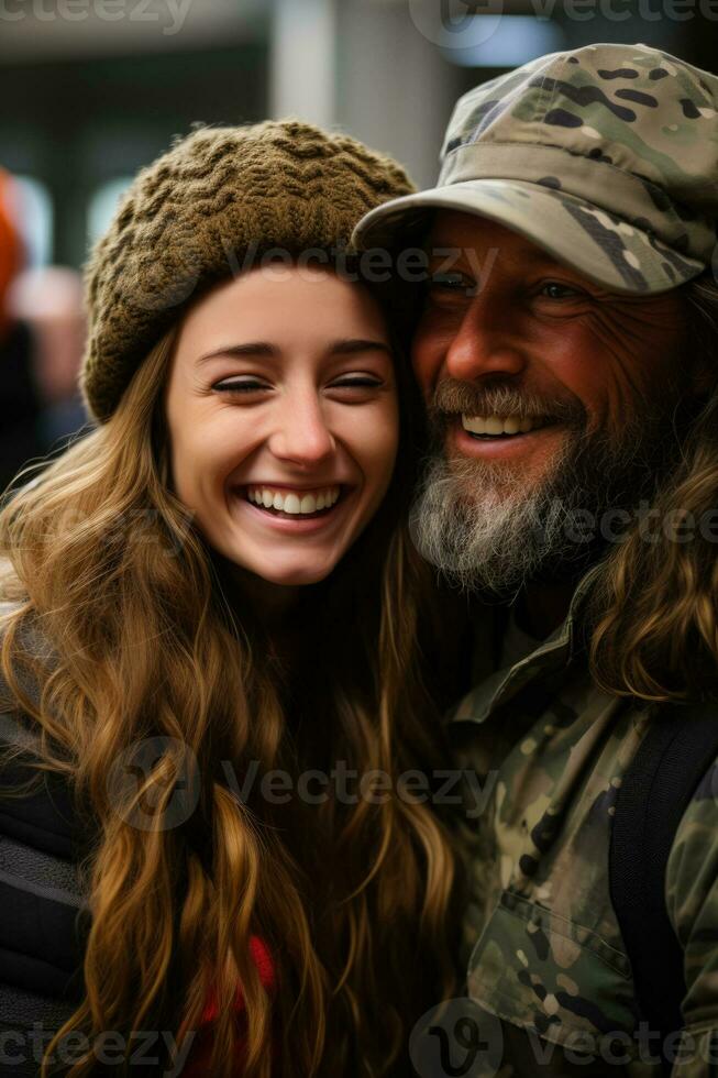 tårar och ler under emotionell veteraner dag återföreningar mellan veteraner och deras familjer foto