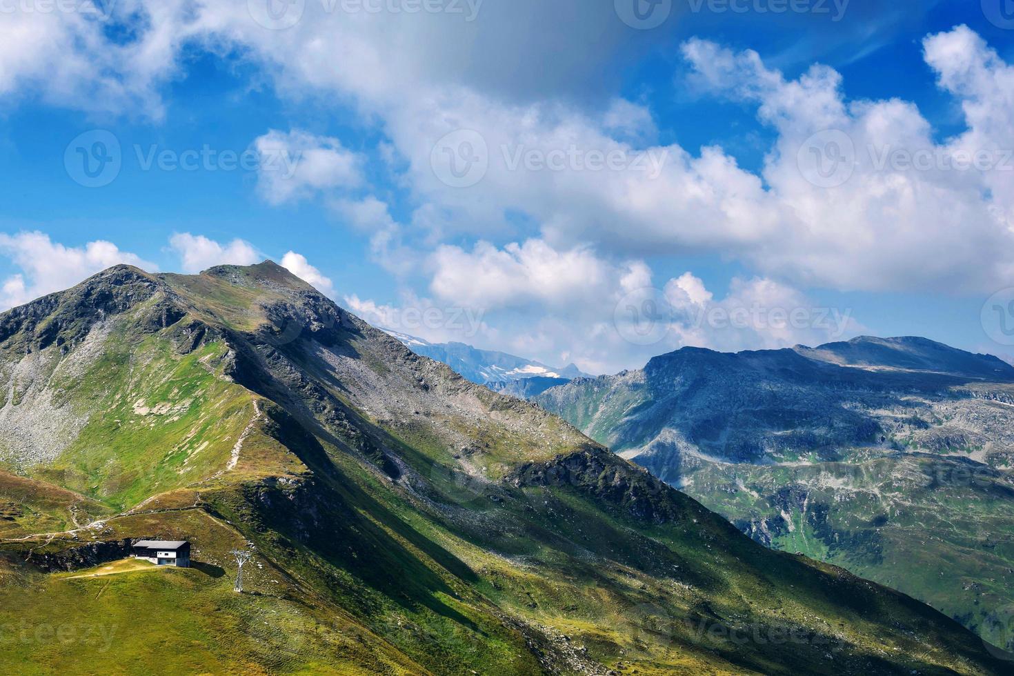 vackert landskap av de österrikiska alperna, Europa. foto