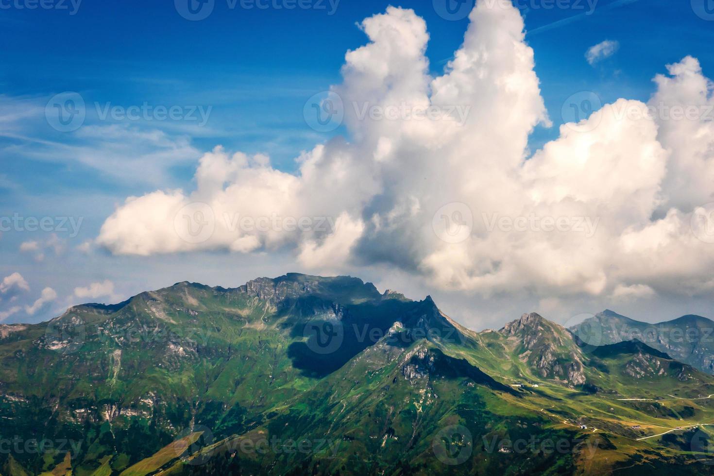 vackert landskap av de österrikiska alperna, Europa. foto