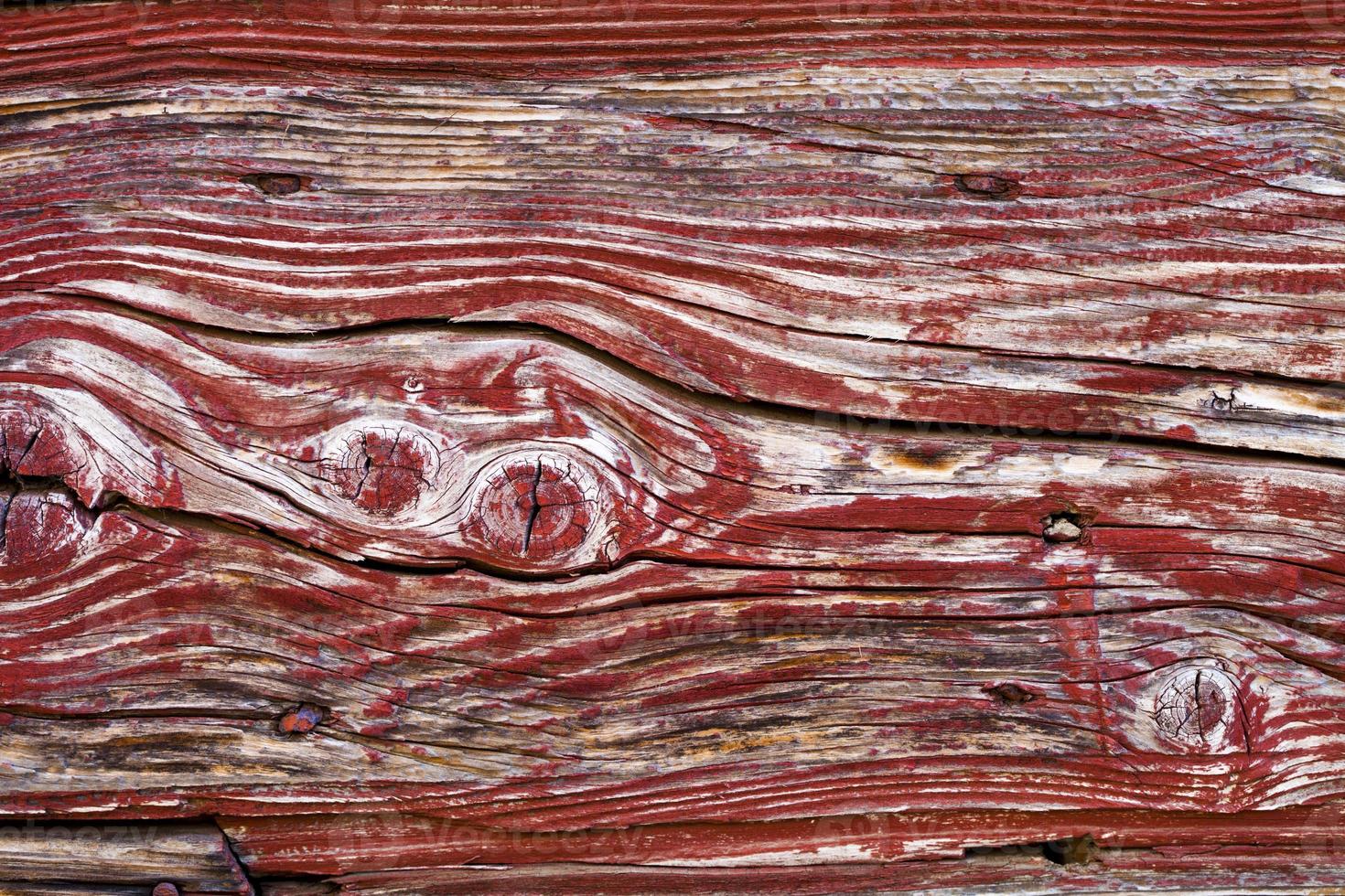 gammal trä röd dörr grunge konsistens foto