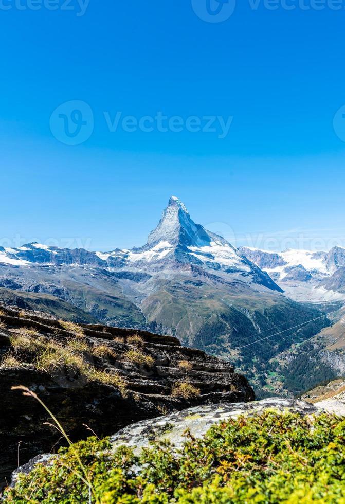 vackert berglandskap med utsikt över matterhorntoppen i Zermatt, Schweiz. foto