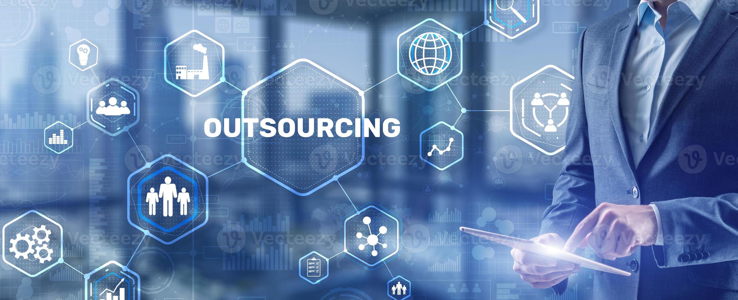 outsourcing 2021 mänskliga resurser affärs internet teknik koncept. foto