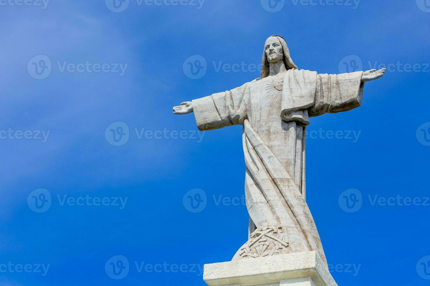 staty av Jesus christ med utsträckt vapen på de ö av madeira, portugal. foto
