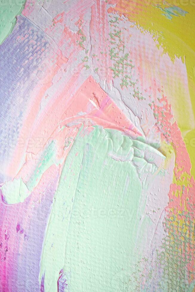olja målning i flerfärgad toner. konceptuell abstrakt närbild av en målning förbi olja och palett kniv på duk. foto