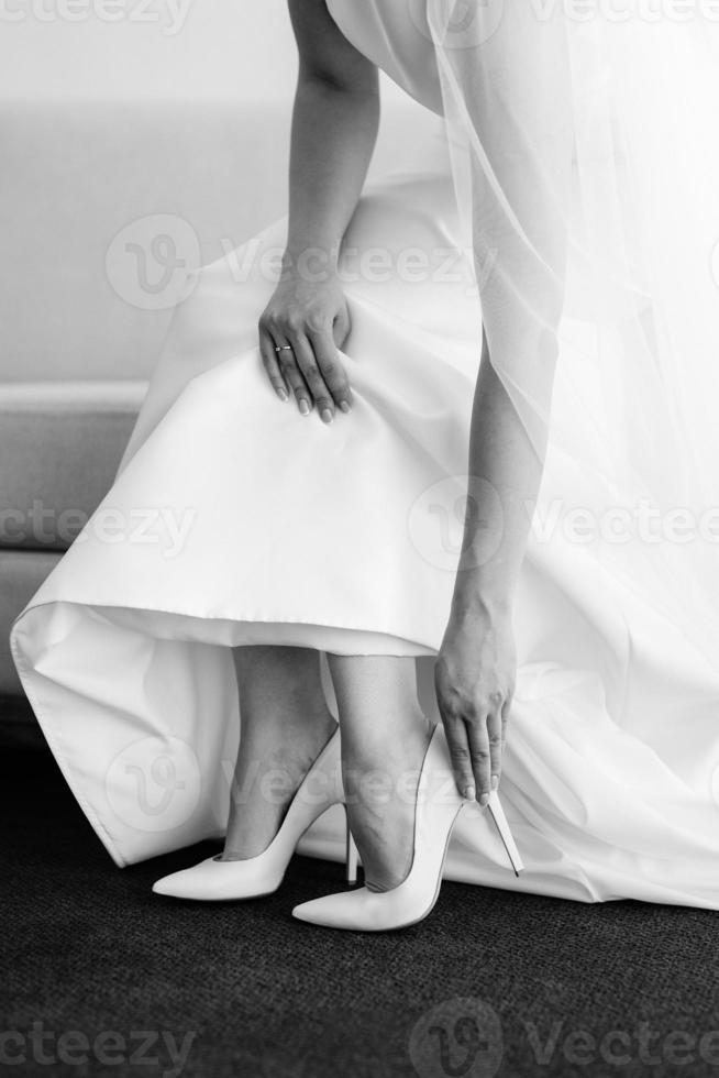 bröllop skor av bruden, vackert mode foto