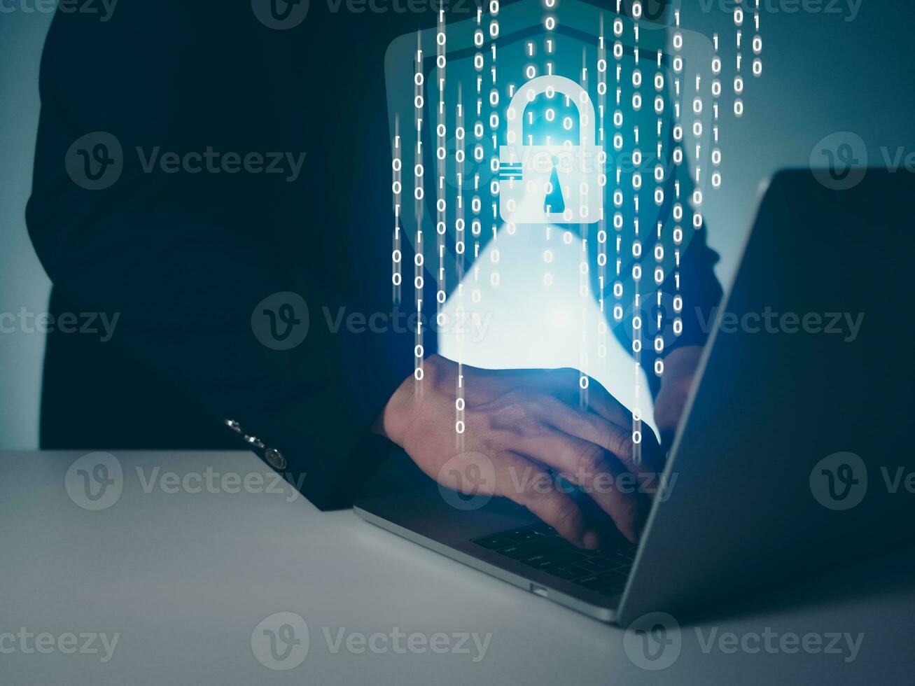 hackare arbete på bärbara datorer i de mörk. de begrepp av information säkerhet i de internet nätverk och information spionage. foto
