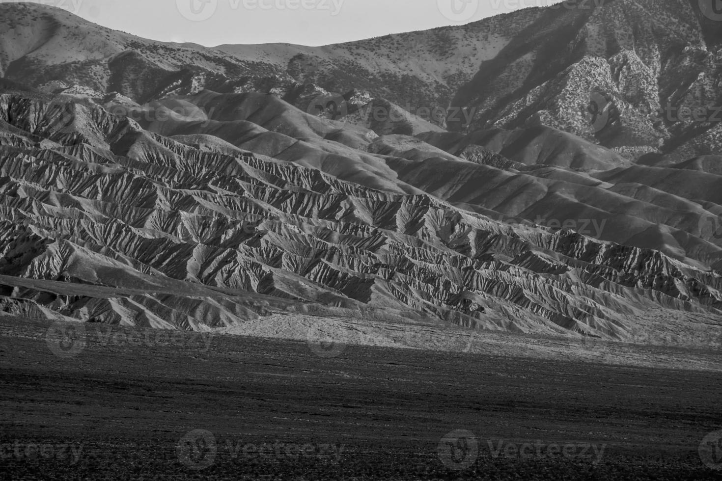 ensam tom väg till Deth Valley National Park foto