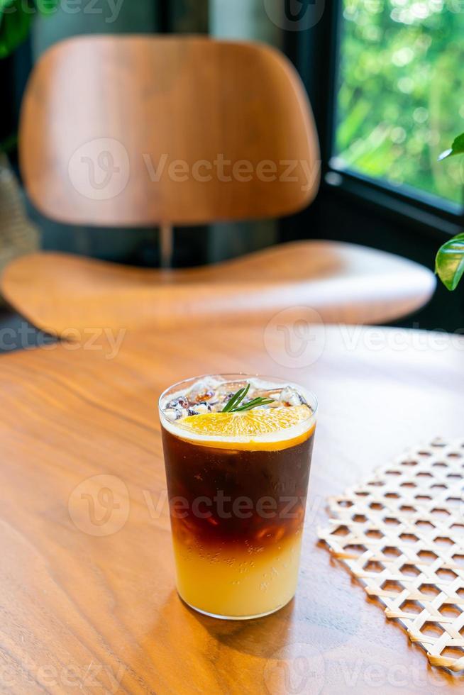 yuzu orange kaffeglas i kaféets restaurang foto