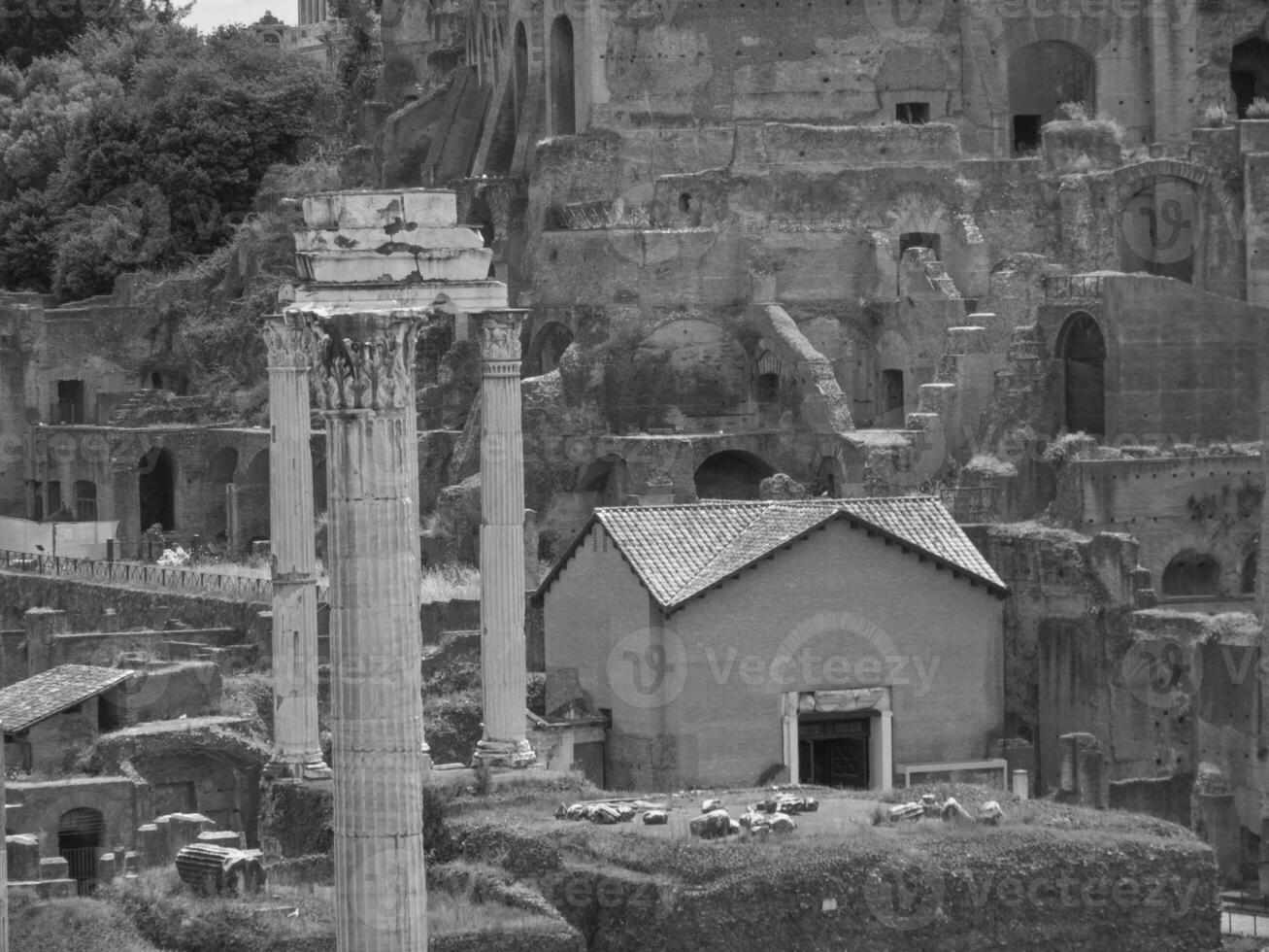 de gammal stad av rom i Italien foto