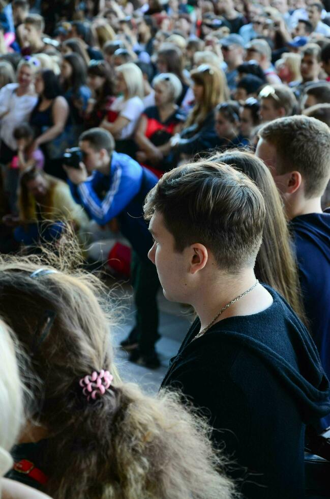 kharkiv, ukraina - 27 Maj, 2018 folkmassan av människor som en åskådare under de årlig festival av gata kulturer foto