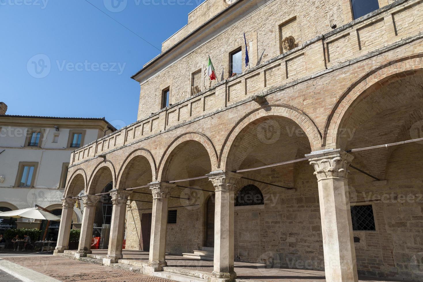 kommunen montefalco, stadens centrum, augusti 2020 foto