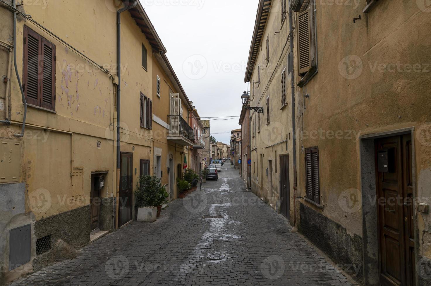 byggnader i staden Nepi, Italien, 2020 foto