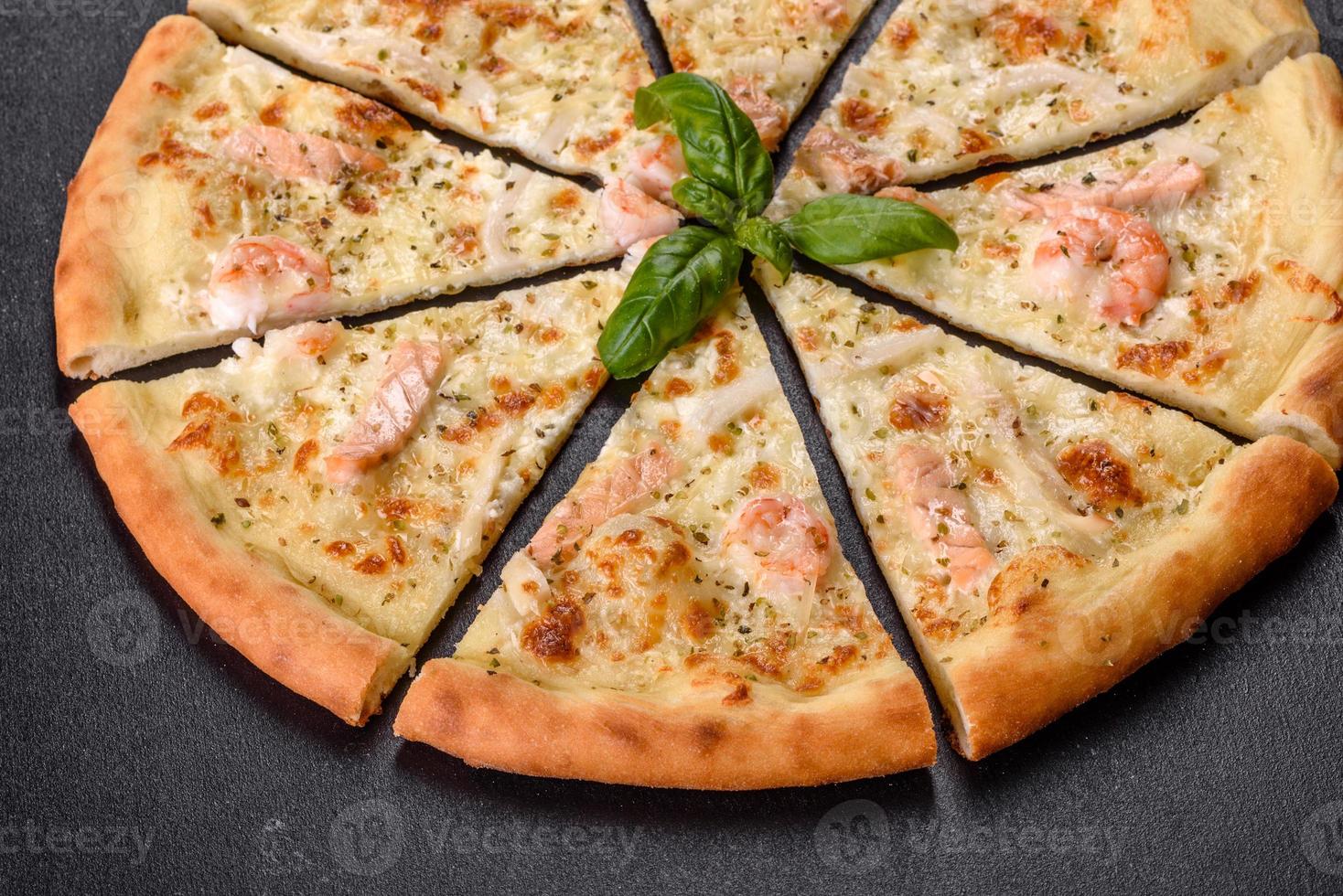 läcker färsk skaldjur ugn pizza foto