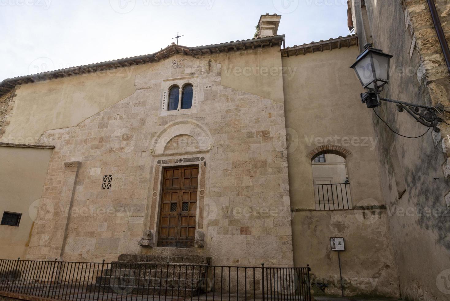 kyrka inuti staden San Gemini, Italien, 2020 foto