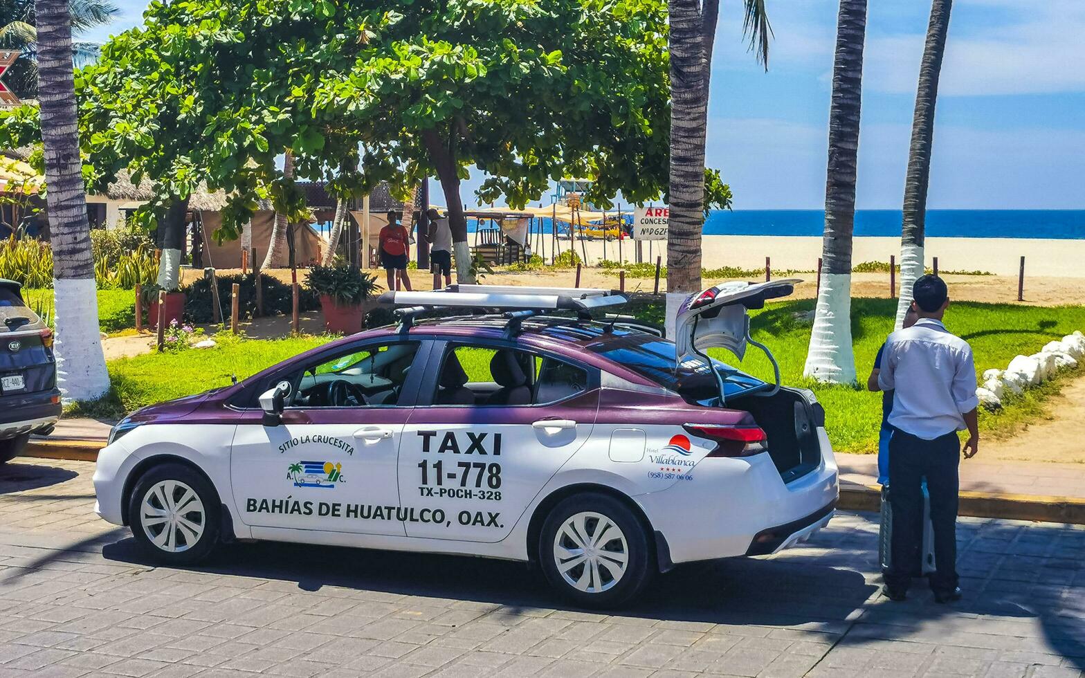 puerto escondido oaxaco mexico 2023 färgrik taxi cab bil och transport i puerto escondido Mexiko. foto