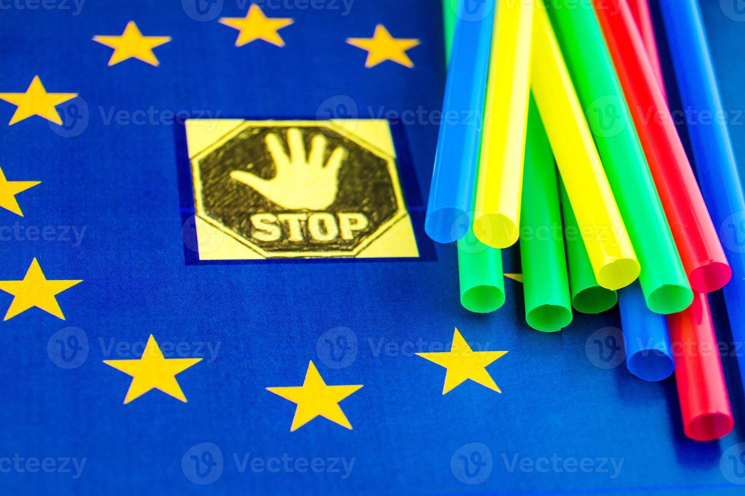 Europa förbjuder sugrör och plastbestick på grund av mikroplast foto