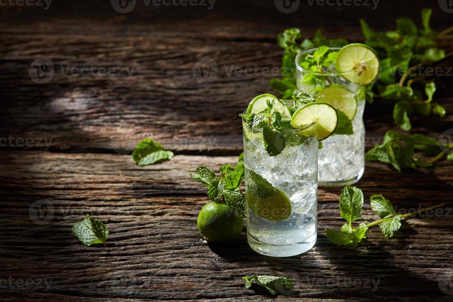 mojito uppfriskande kall dryck foto